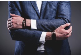 Bracelets en cuir ou en métal : quel style adopter pour homme en Tunisie ?